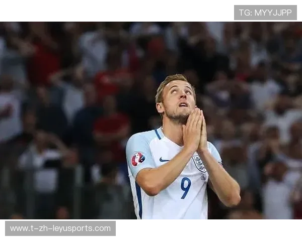 凯恩背身转身射门气质十足,尽显顶级锋线杀手魅力 凯恩背身转身射门气质十足,尽显顶级锋线杀手魅力