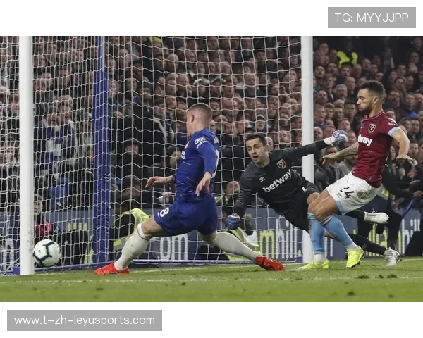 切尔西门前回敲形成高质量补射